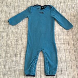 The north face fleece boys blue one piece with clasps super cute